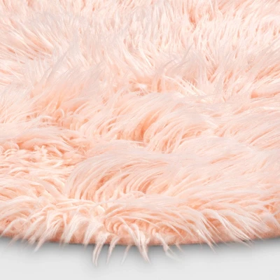 3' Faux Fur Round Kids' Rug Pink - Pillowfort™ 4 3' Faux Fur Round Kids' Rug Pink - Pillowfort™ - Image 2